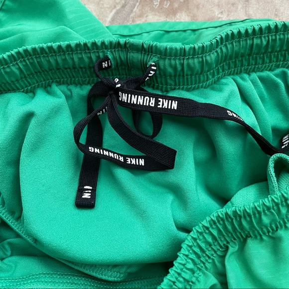 Nike Running Dri-fit Green Shorts Size Medium - Picture 7 of 7